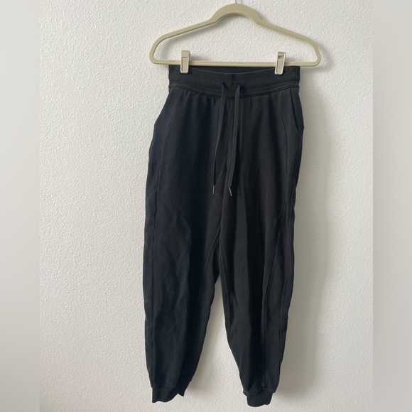 lululemon athletica Pants - Lululemon Scuba Relaxed High-Rise Jogger
Black Size 4 Athletic Workout